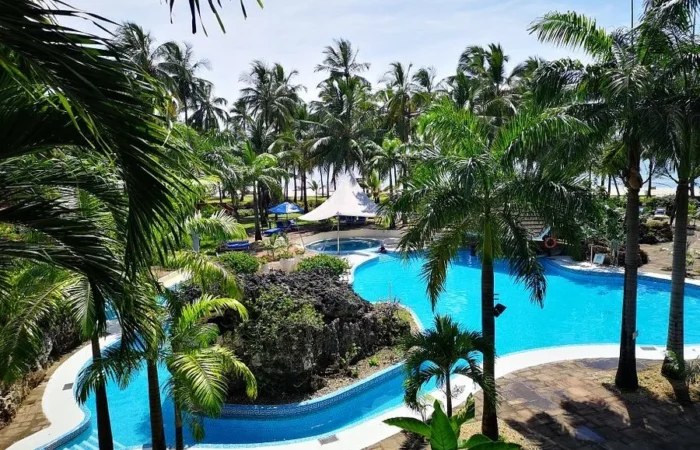 Diani Reef Hotel pool