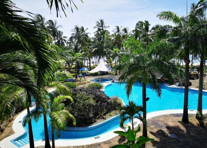 Diani Reef Hotel pool